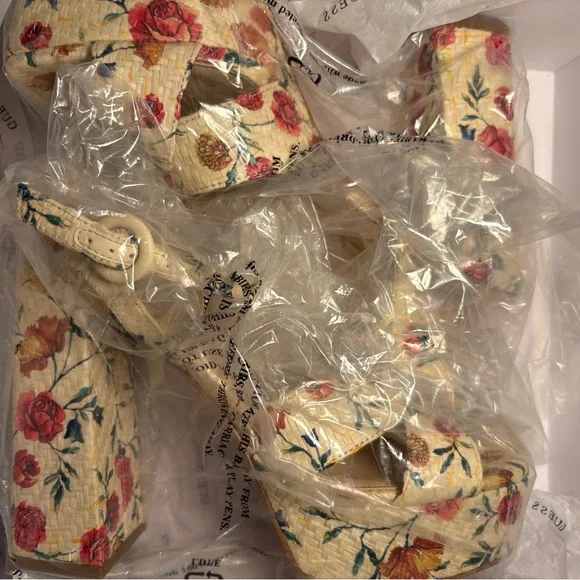 Guess Floral Platform Sandals - Picture 11 of 11